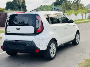 Kia Soul Base Hatchback 2016 White