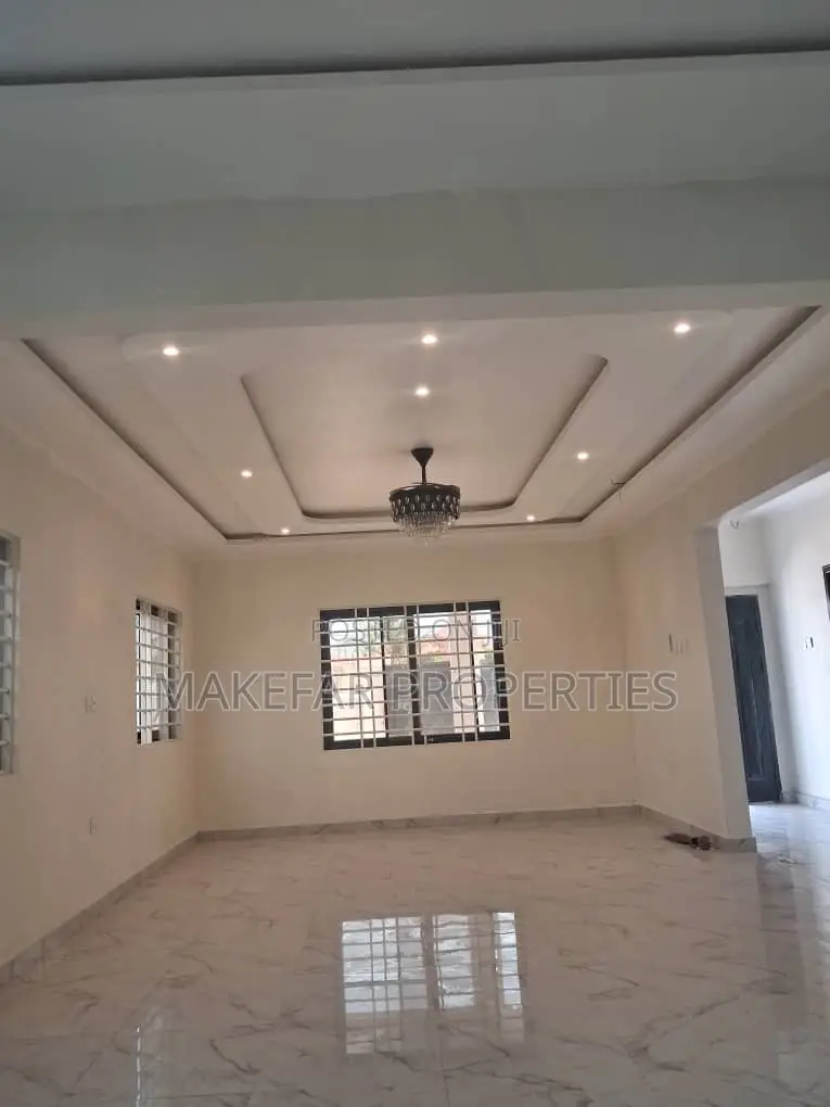 3bdrm House in Kasoa for sale
