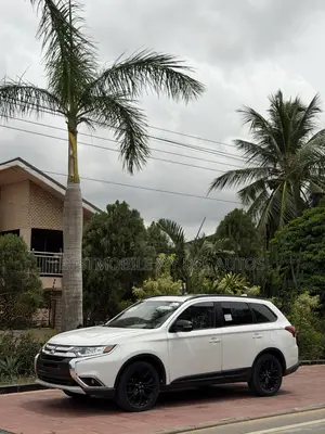 Mitsubishi Outlander SE FWD 2018 White