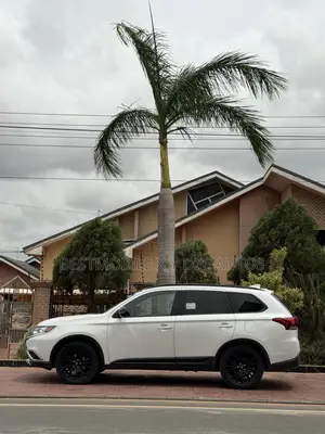 Mitsubishi Outlander SE FWD 2018 White