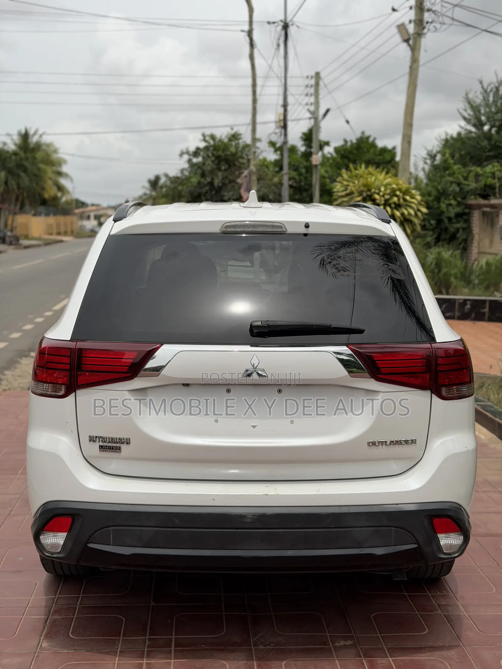 Mitsubishi Outlander SE FWD 2018 White