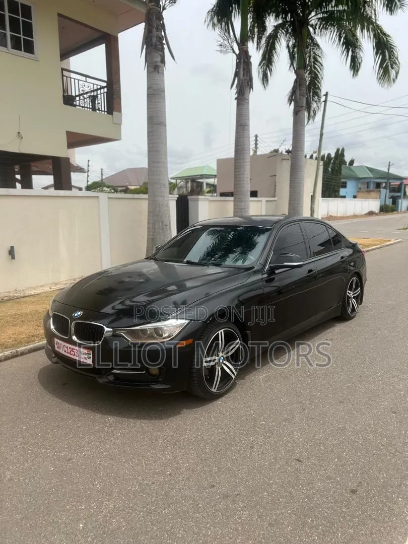 BMW 320i Sedan RWD 2013 Black