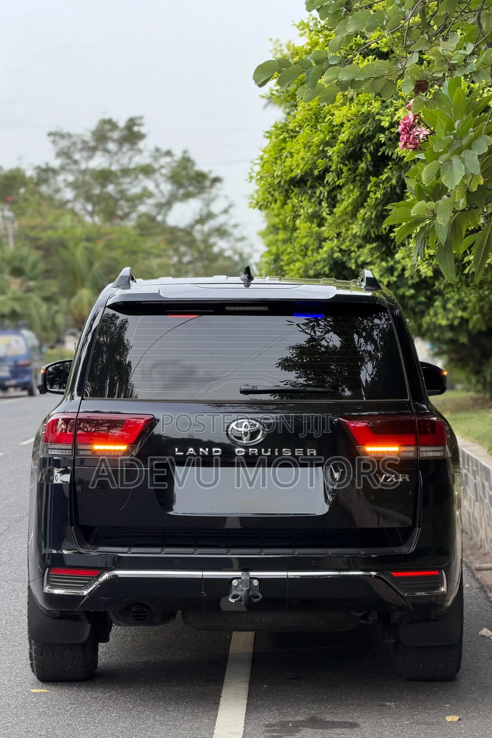Toyota Land Cruiser LC300 2025 Black