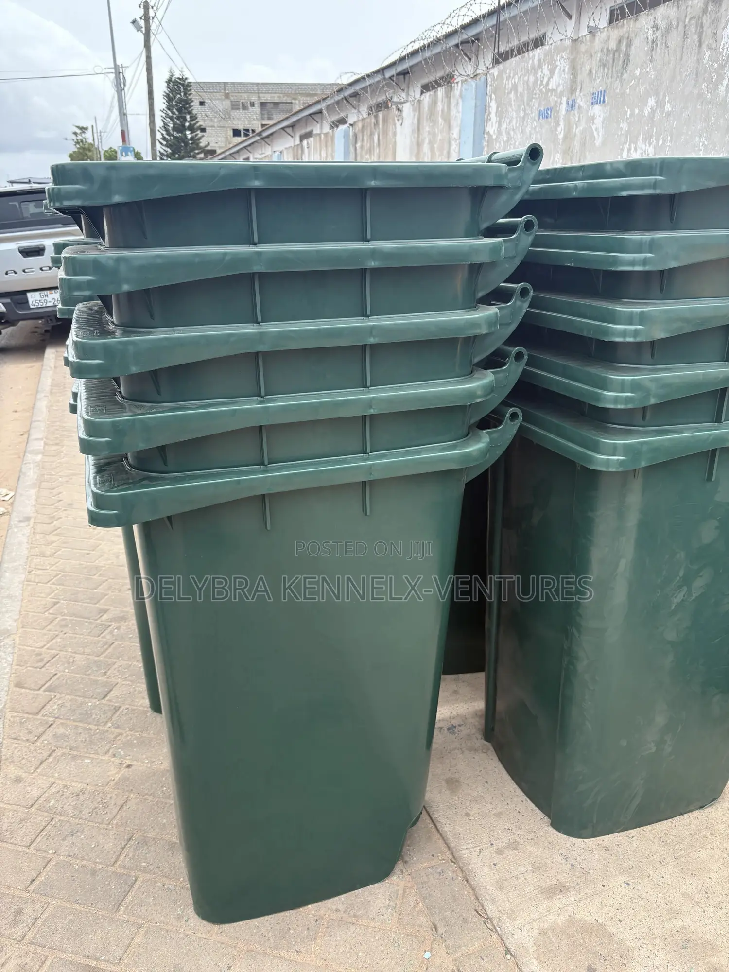 240 Liter Dust Bin With Wheels