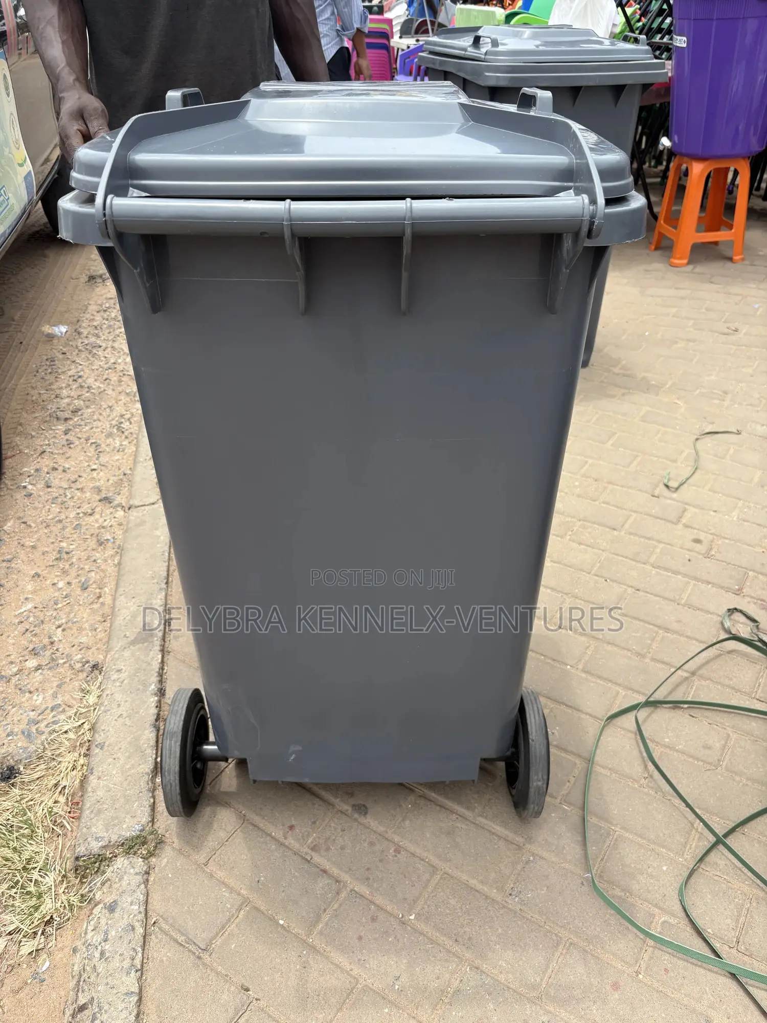 240 Liter Dust Bin With Wheels