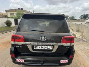 Toyota Land Cruiser 4.0 V6 DLX 2012 Black