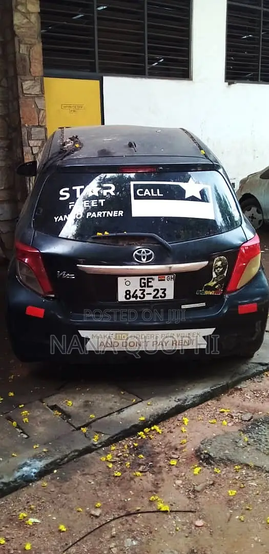 Toyota Vitz 2010 Black