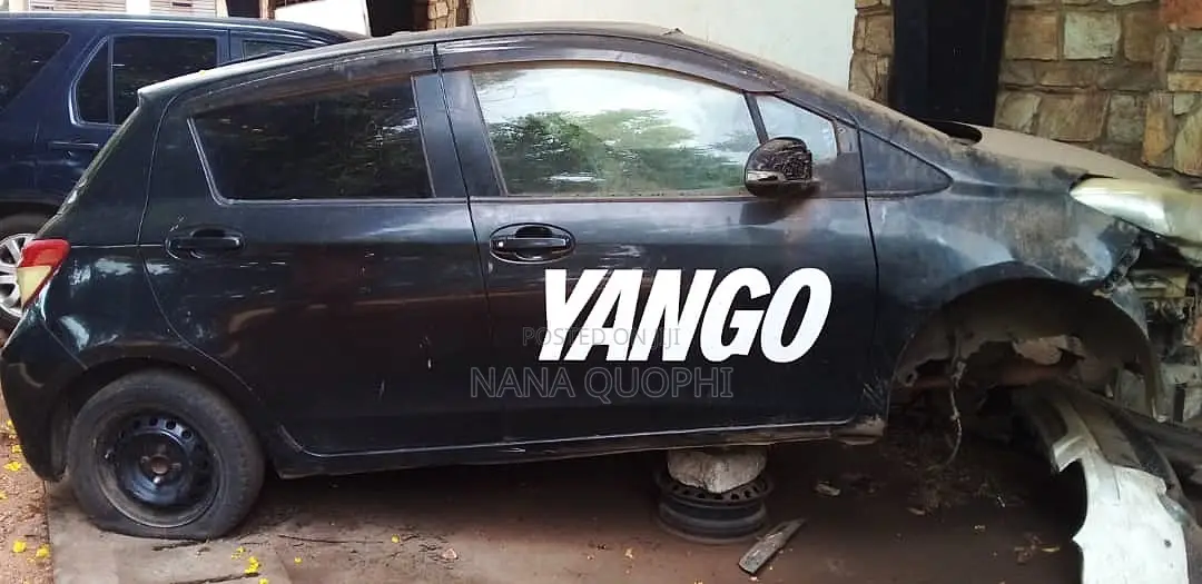 Toyota Vitz 2010 Black