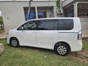 Toyota Voxy 2013 White