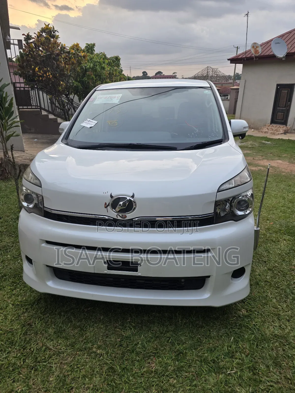Toyota Voxy 2013 White