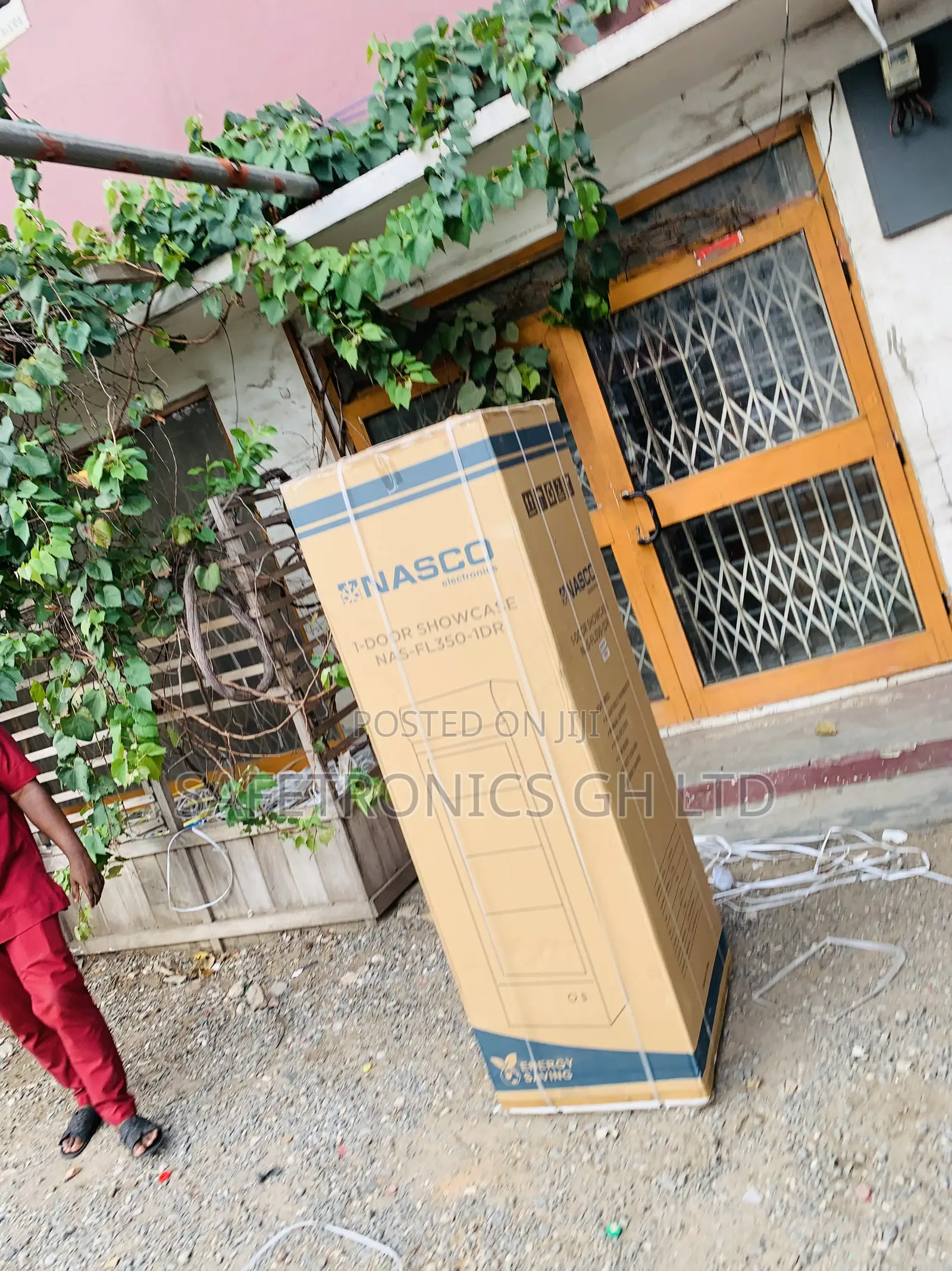 Get Accurate Nasco-288-LTRS-Display-Fridge-Nas-Fl350-1dr