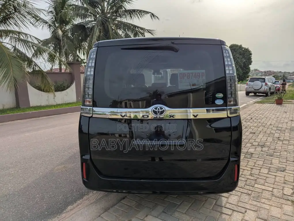 Toyota Voxy 2016 Black
