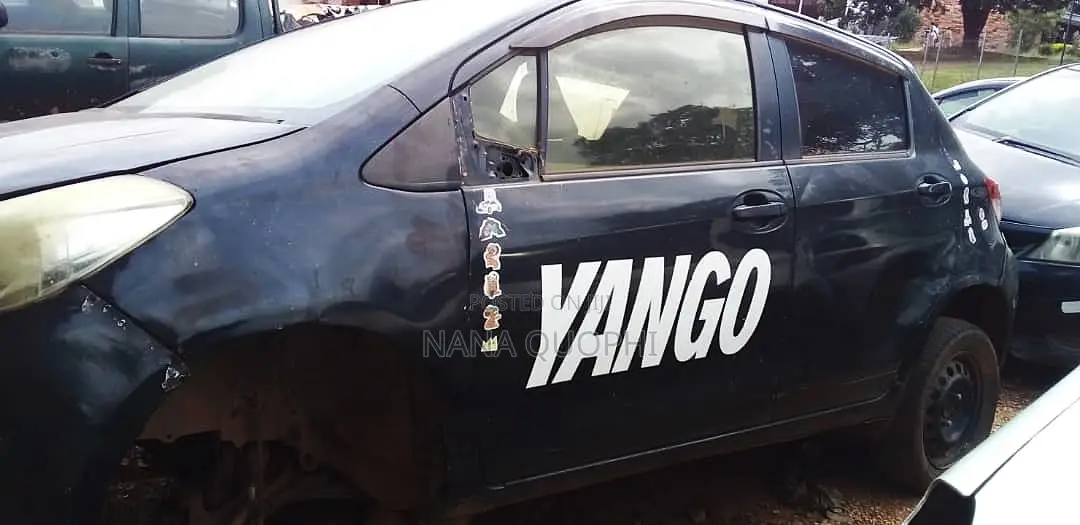 Toyota Vitz 2010 Black
