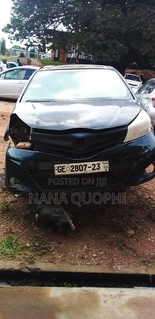 Toyota Vitz 2010 Black