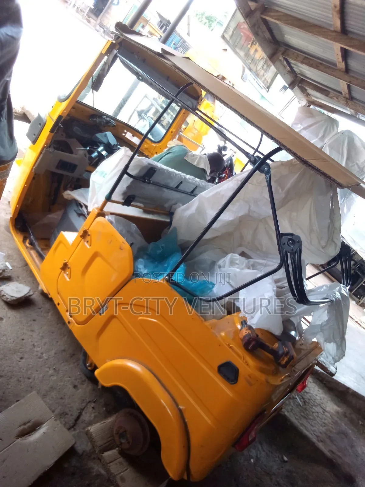 New Bajaj RE 2025 Yellow