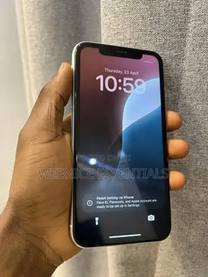 Apple iPhone XR 64 GB White