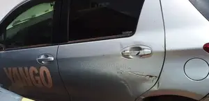 Toyota Vitz 2012 Silver