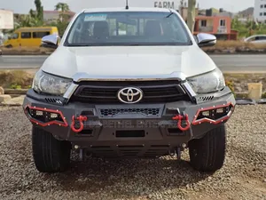 Toyota Hilux Revo Double Cab Deisel 2.4 AWD 2021 White