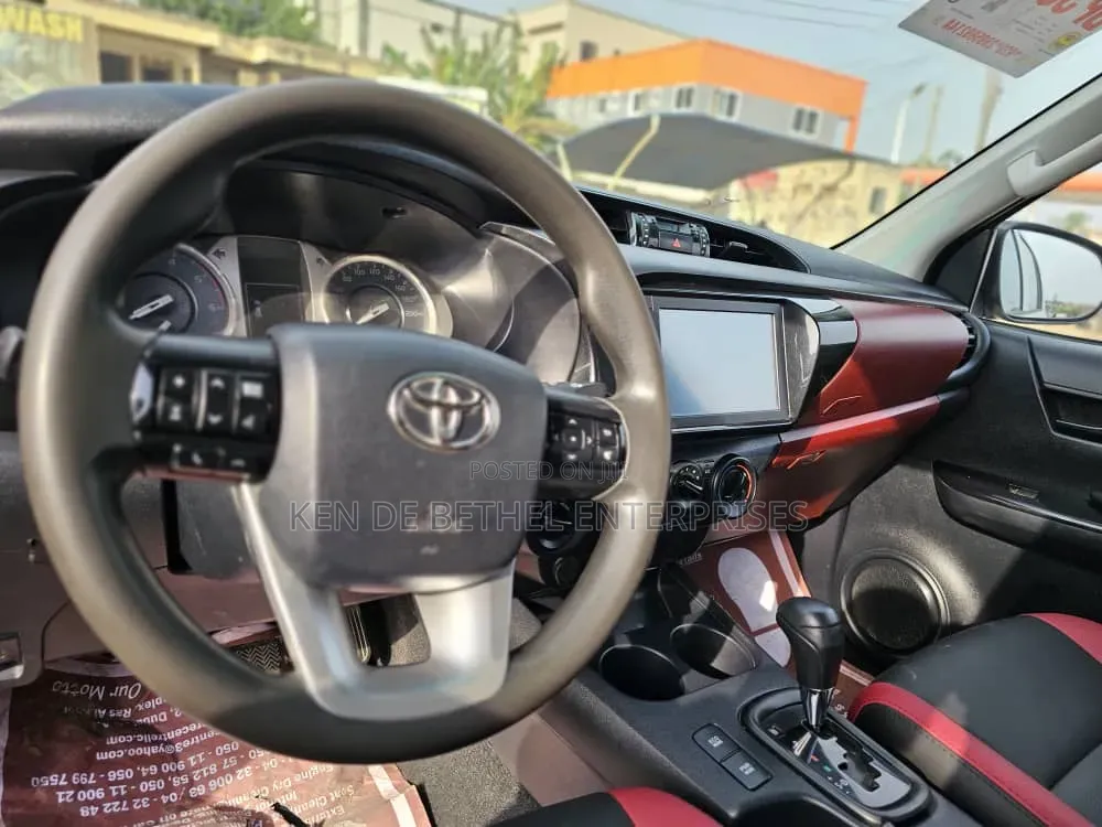 Toyota Hilux Revo Double Cab Deisel 2.4 AWD 2021 White