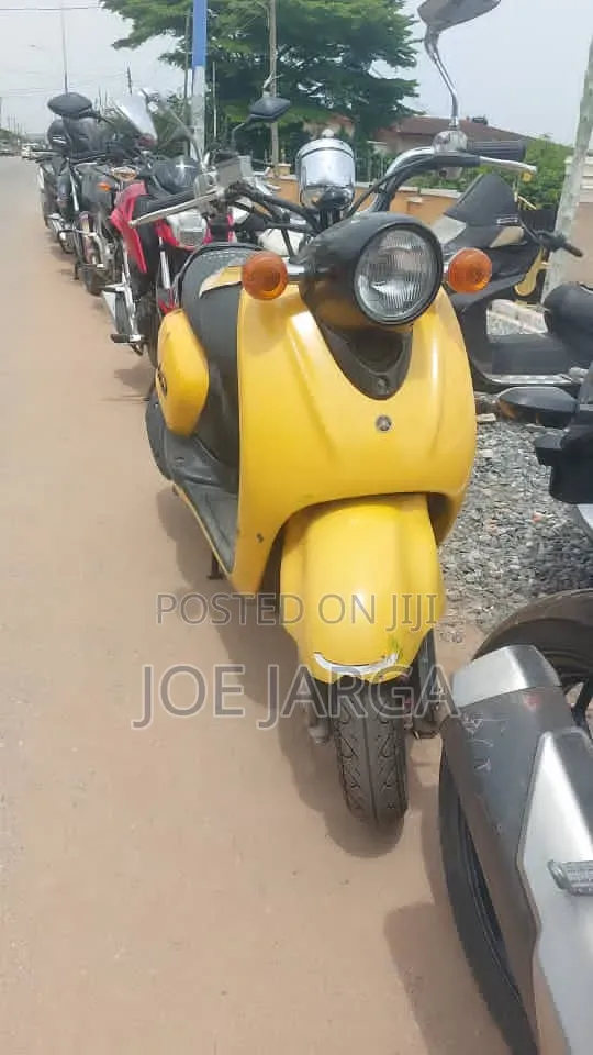 Yamaha Crux 2018 Yellow