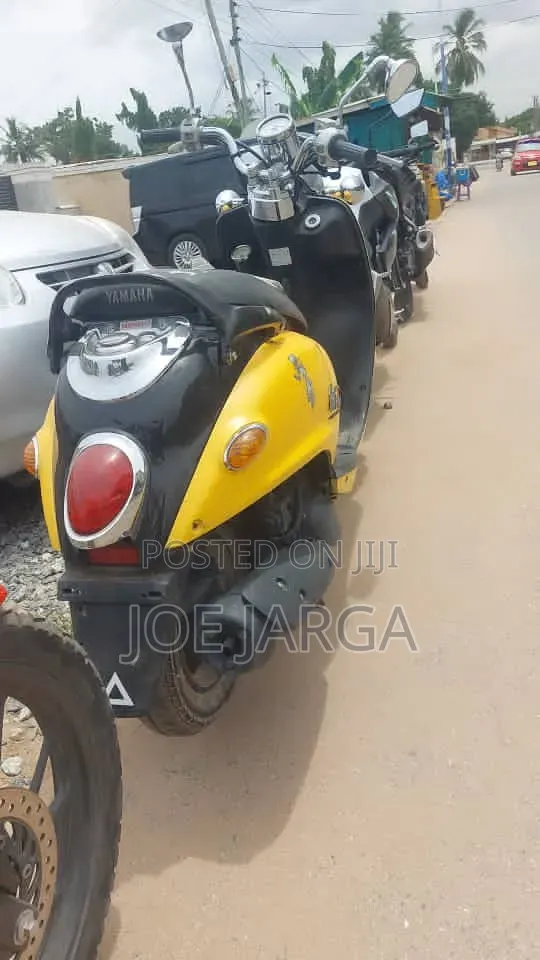 Yamaha Crux 2018 Yellow