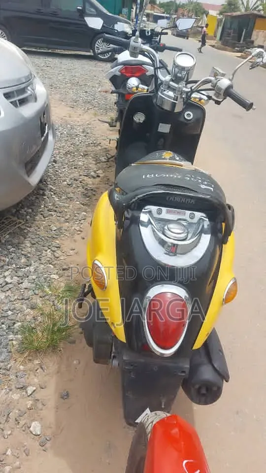 Yamaha Crux 2018 Yellow