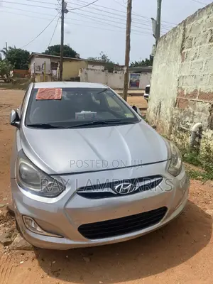 Hyundai Accent SE Automatic 2012 Silver