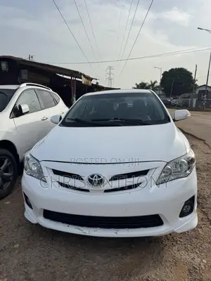 Toyota Corolla S 4dr Sedan (1.8L 4cyl 4A) 2013 White