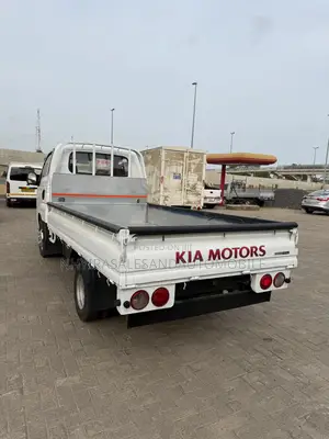 Kia Bongo 2012 White