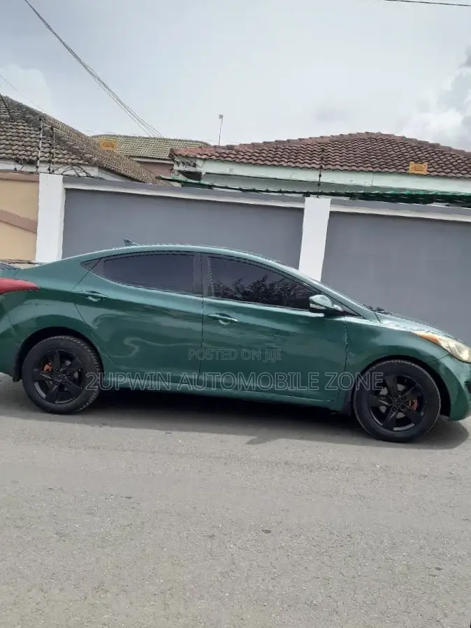 Hyundai Elantra 2012 Green
