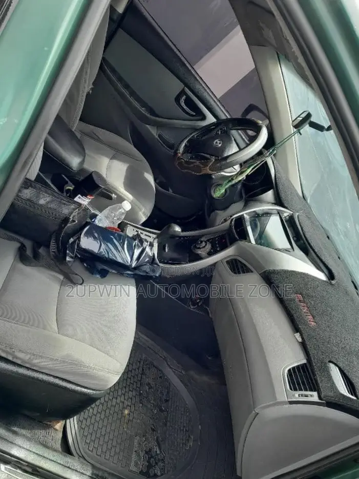 Hyundai Elantra 2012 Green