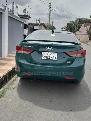 Hyundai Elantra 2012 Green