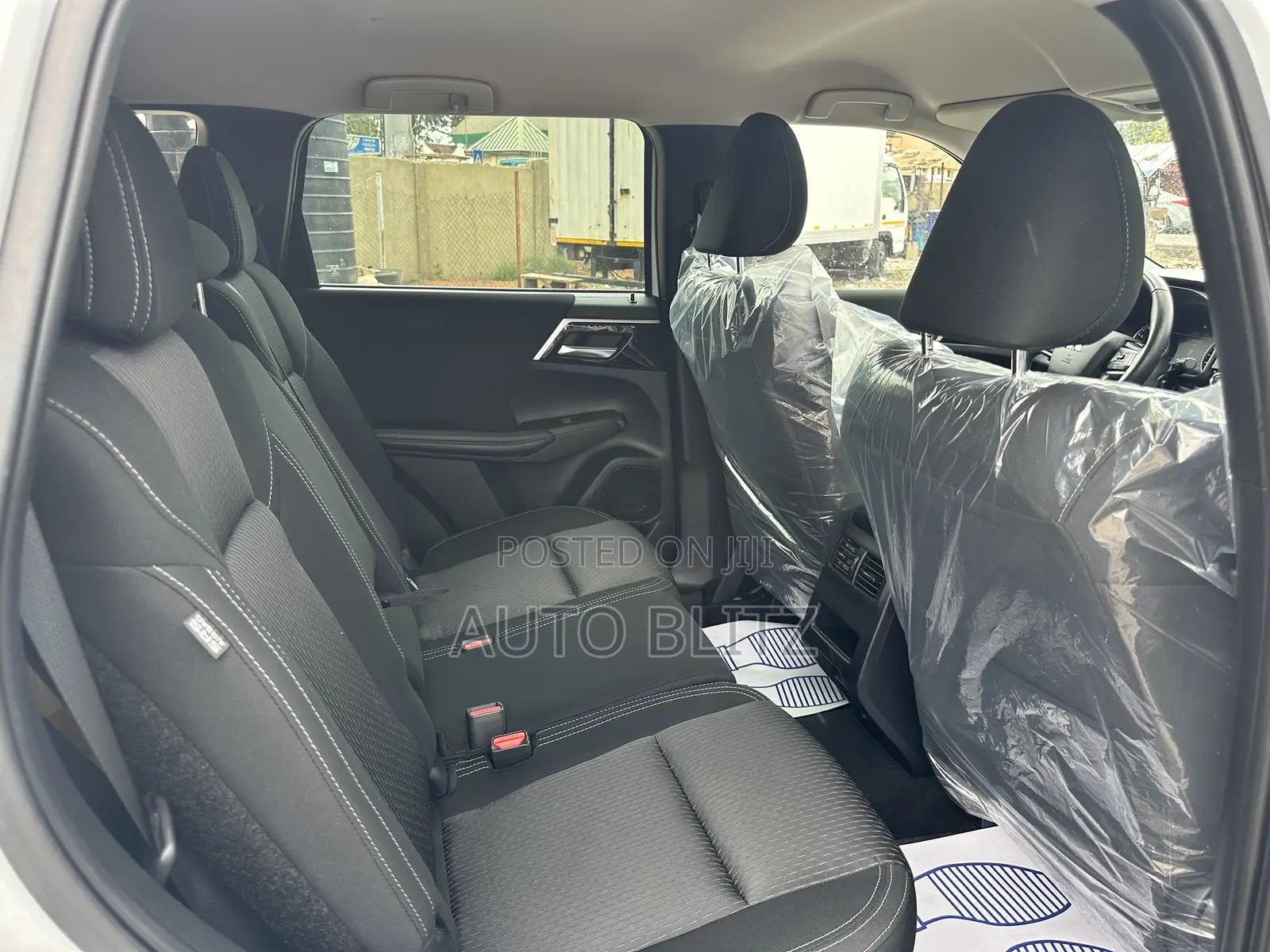 Mitsubishi Outlander 2022 White