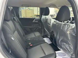 Mitsubishi Outlander 2022 White