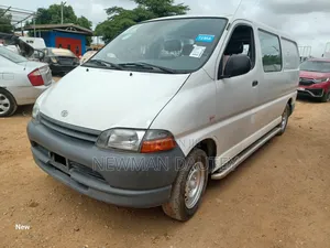 Toyota HiAce 2008 Red
