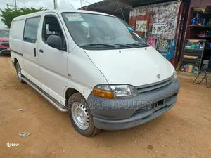 Toyota HiAce 2008 Red