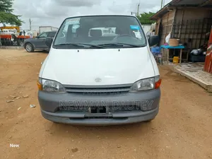 Toyota HiAce 2008 Red