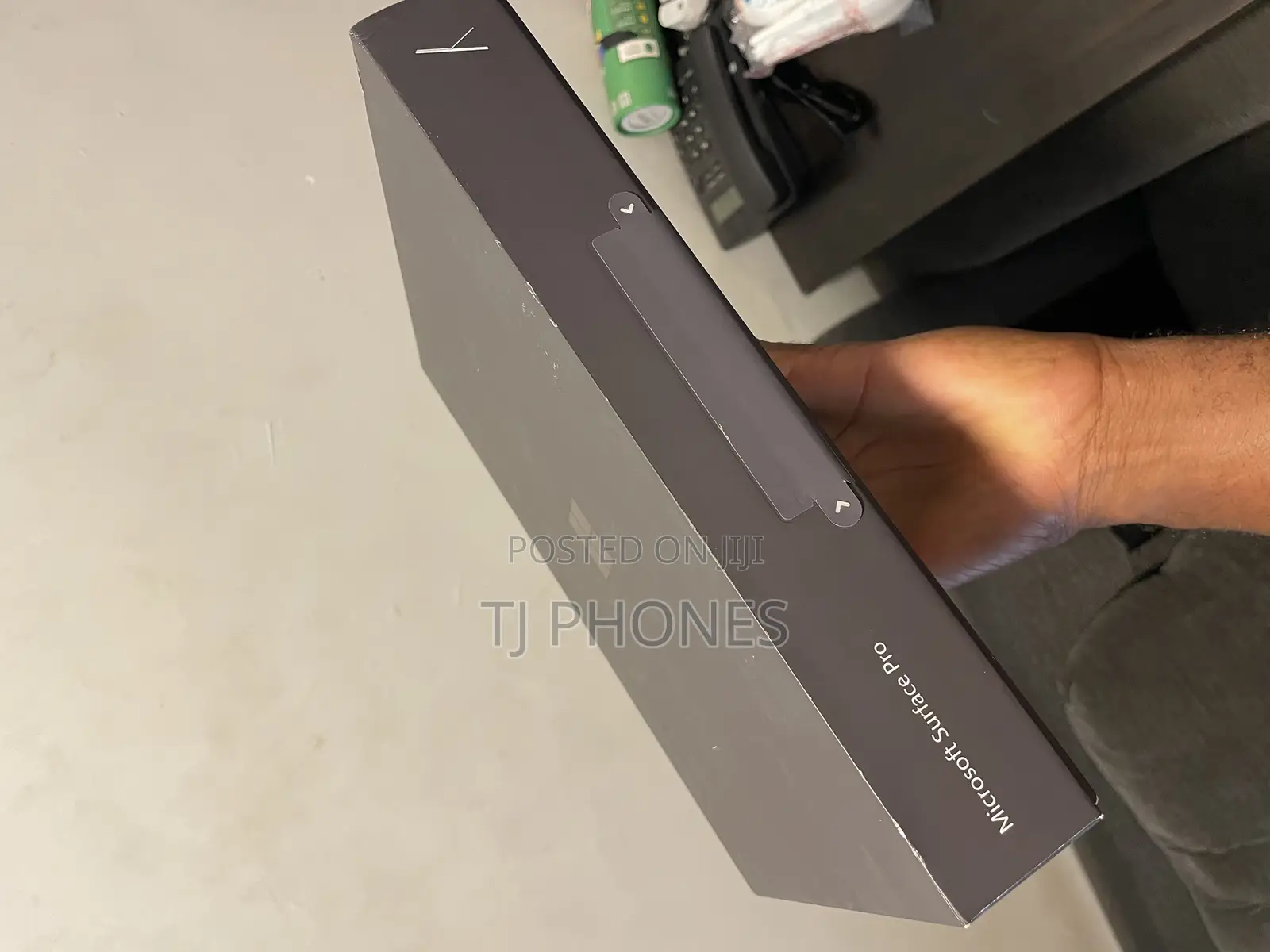 New Microsoft Surface Pro 11th Edition, a Copilot+ PC 16GB SSD 1T