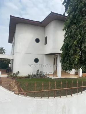 5bdrm House in Cfc Estate Achimota, The Mall for sale