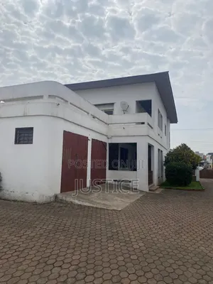 5bdrm House in Cfc Estate Achimota, The Mall for sale