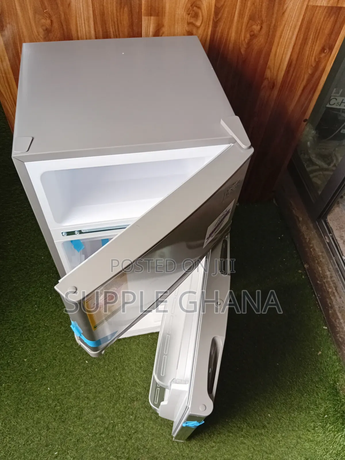 Roch 85l Compact Refrigerator – Designed for Efficiency