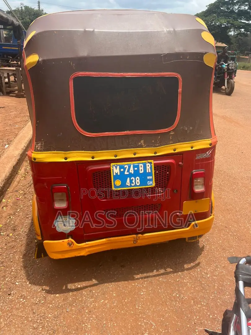 Bajaj RE 2024 Red