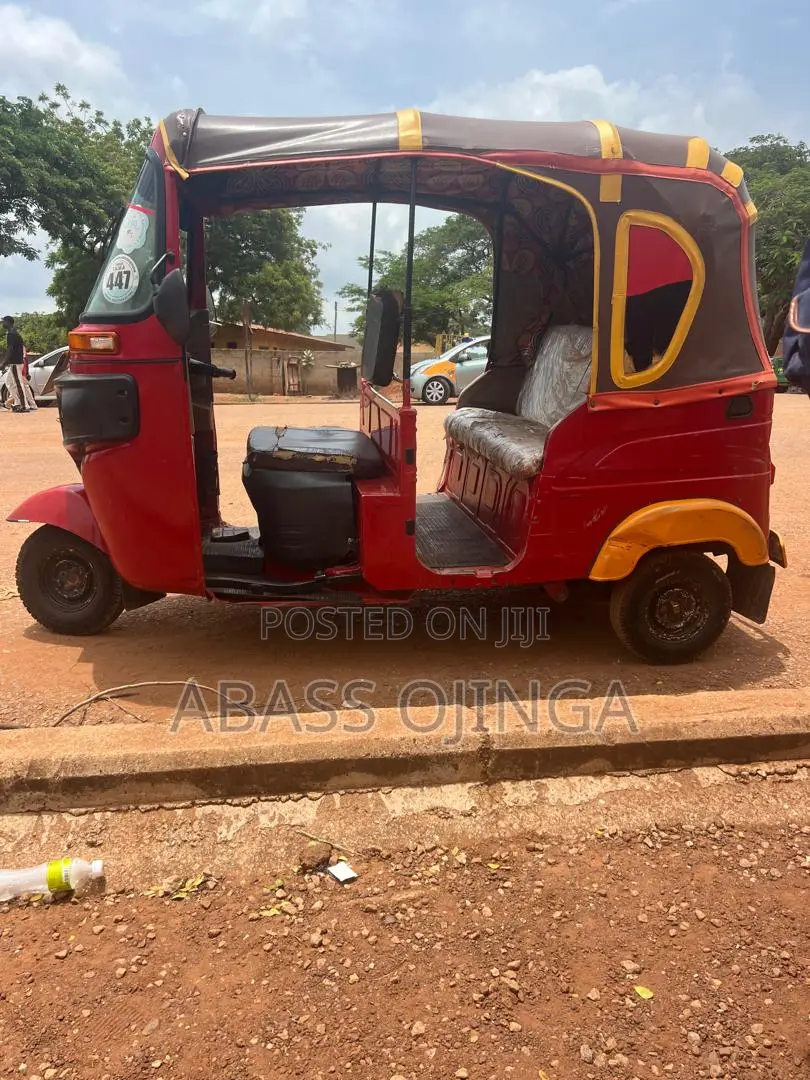 Bajaj RE 2024 Red