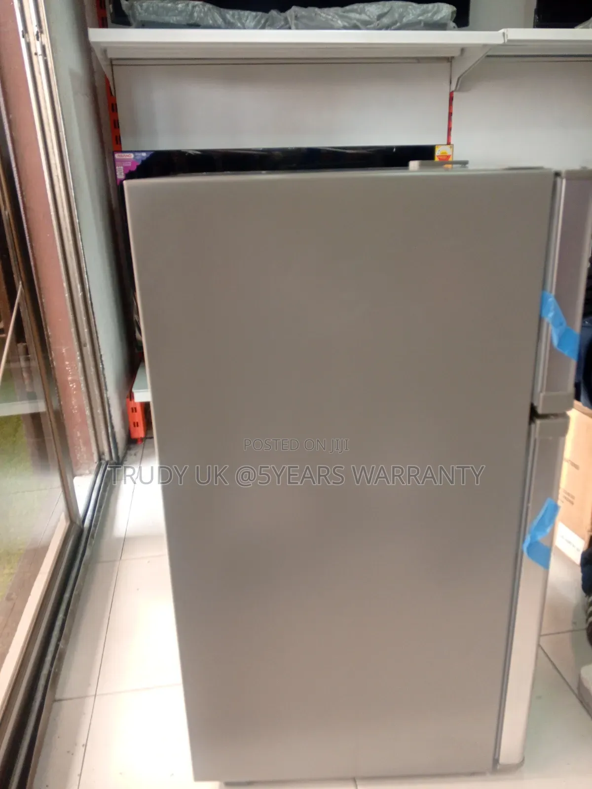 Space-Saving Roch 61l Fridge