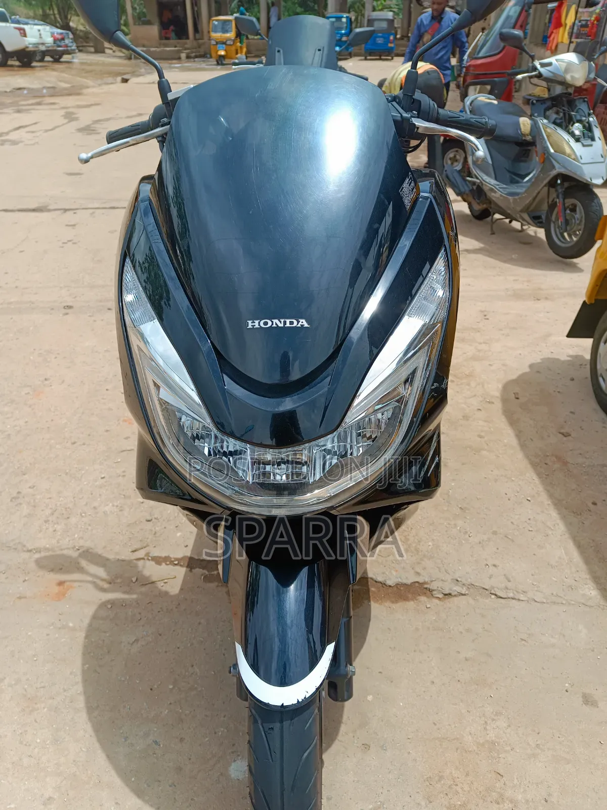 Honda 2025 Black
