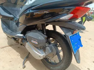 Honda 2025 Black