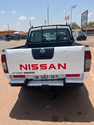 Nissan Hardbody 2015 White