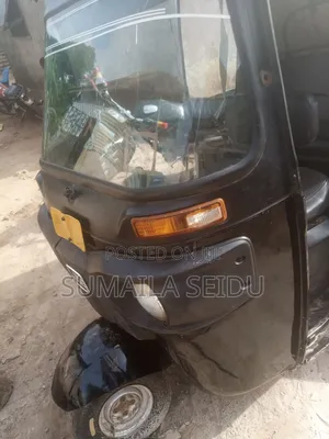 Bajaj RE 2020 Black
