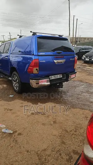 Toyota Hilux SR 4x4 2018 Blue