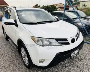 Toyota RAV4 XLE 4dr SUV (2.5L 4cyl 6A) 2015 White